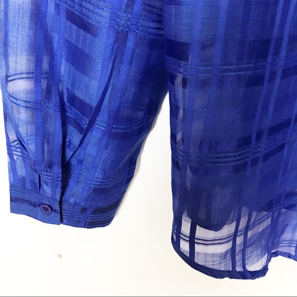 Sheer Textured Oversized V-Neck Blouse - Picture 8 of 8